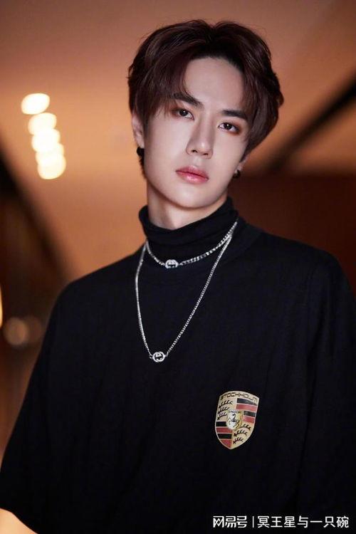 王一博最新爆料图片大全,揭秘偶像私生活瞬间  第3张